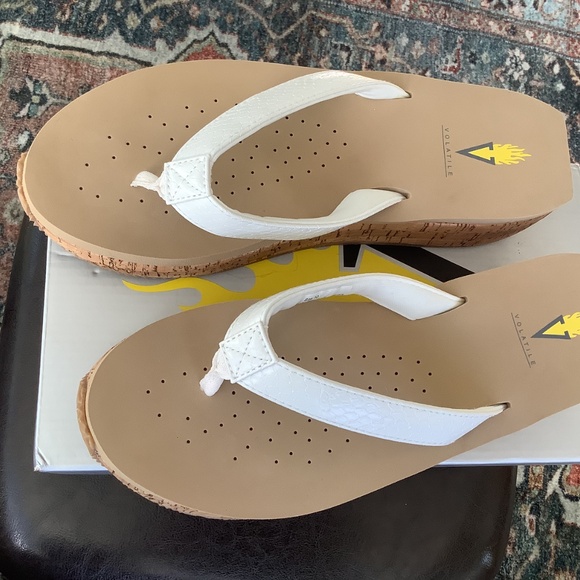 New Volatile White Snake Platform Sandal Thong Size 10 - Picture 6 of 11